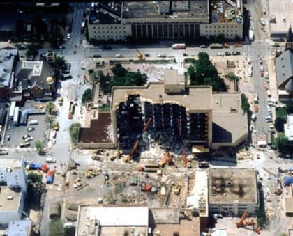 La explosión fue devastadora: destruyó gran parte del edificio, mató a 168 personas, entre ellas 19 niños y dejó más de 600 heridos.