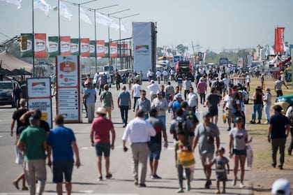 La exposición abrió sus puertas con expectativas en medio de la situación que atraviesa el sector