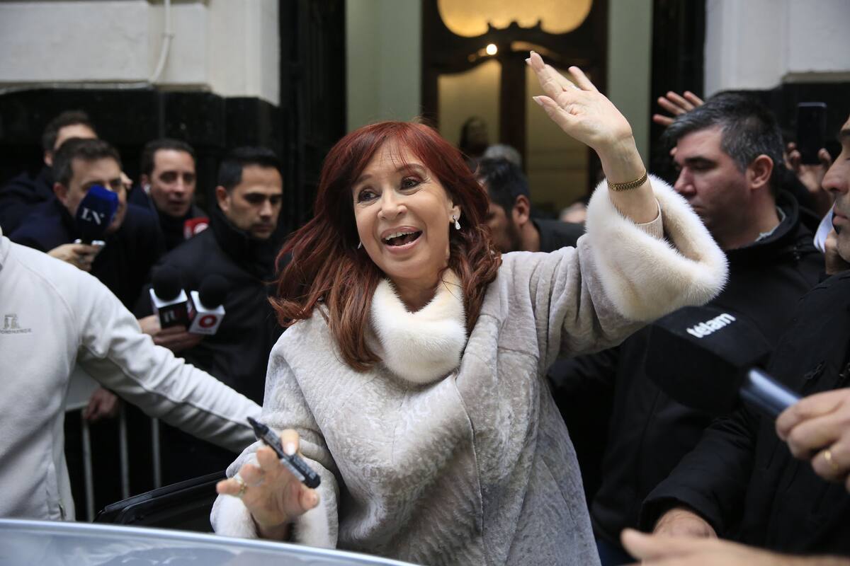 La expresidenta continuará con el formato de presentaciones de su libro