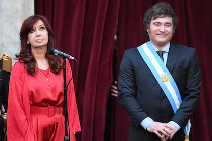 La expresidenta Cristina Kirchner y el presidente Javier Milei