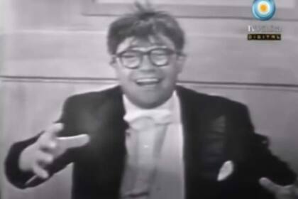 La expresidenta de la Argentina aludió al llamado actor cómico de la nación y un video suyo de 1962 para referirse a que la pasión de los argentinos por la divisa norteamericana es algo que ocurre en el país hace decenas de años