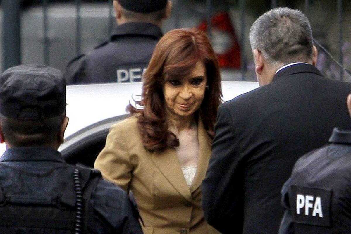 La expresidenta, Héctor Timerman y Carlos Zannini, entre otros, serán juzgados por el supuesto encubrimiento de los acusados iraníes por el atentado a la AMIA