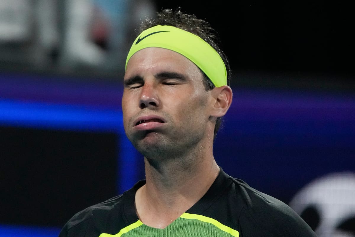 La expresión de Rafael Nadal habla por sí sola: el español cayó en la United Cup ante el australiano Alex de Miñaur y dijo tener una "desconfianza brutal"