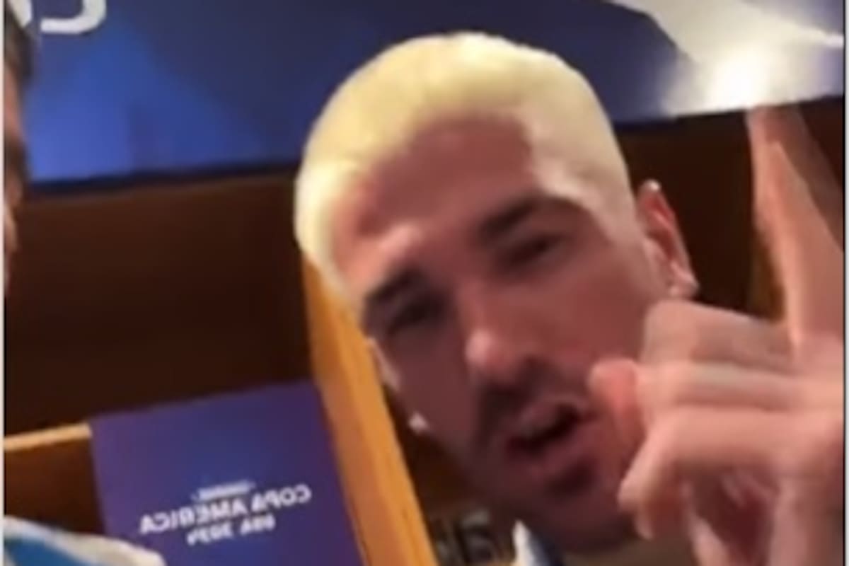 La expresión de Rodrigo De Paul a cámara, durante los festejos