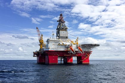 La extracción del petróleo en el mar es una actividad que ya se desarrolla en la Argentina y el mundo