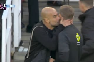 El catenaccio de Guardiola ante Arsenal, un gesto a lo Mourinho y el beso al cuarto árbitro