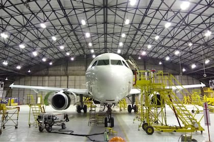 La Fábrica de Aviones certificó ante la Agencia Nacional de Aviación Civil de Brasil; puede brindar mantenimiento a 100 aeronaves que operan en el país