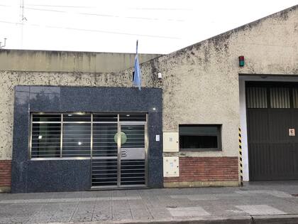 La fábrica de Bersa, en Magallanes al 700, Ramos Mejía, de donde salió la camioneta Mercedes Benz de la cual robaron 67 pistolas nuevas