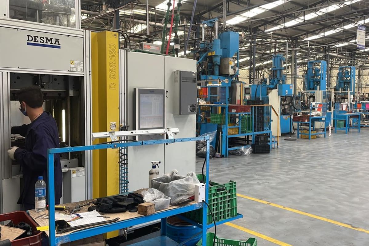 La fábrica de Coardel, en el Parque Industrial de Plátanos, casi desierta