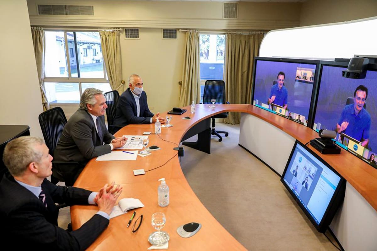 La fabricación de la vacuna se estima "para el primer trimestre de 2021" y ya no se habla del "primer semestre"