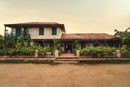 La fachada de la casa de la familia Buendía en Macondo
