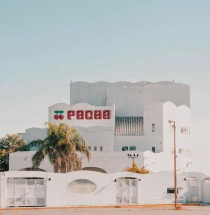 La fachada de Pachá entre 1996 y 2004