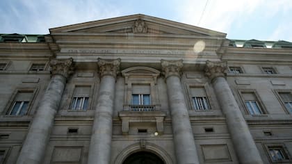 El Banco Central ya invirtió casi US$ 130 millones para recomprar deuda externa