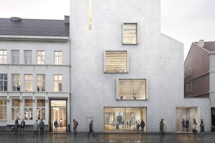 La fachada del Design Museum Gent en Bélgica está construida con ladrillos de reciclado