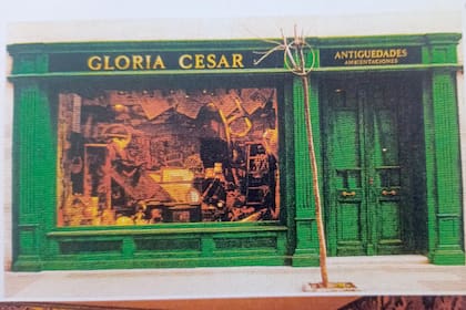La fachada del local de artesanías y antigüedades que abrió en 1989, en Buenos Aires, en Scalabrini Ortiz y Cabello.