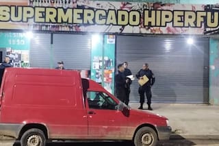 Un supermercadista chino mató a balazos a un ladrón que entró a robar en su local