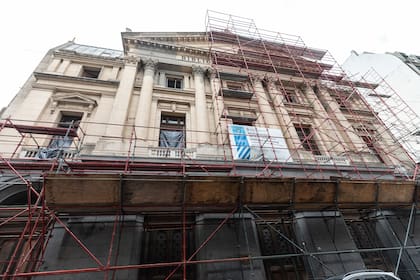 La fachada en obra, en México 564, en pleno corazón de San Telmo. Se estima que la obra finalice a comienzos del 2024.