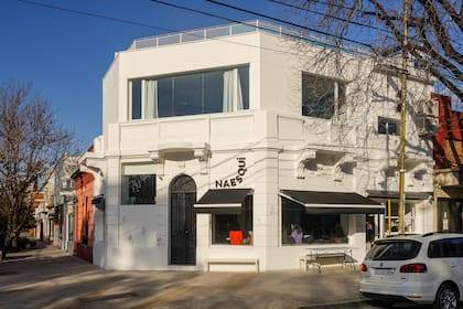 La fachada se mantuvo original, con una impronta contemporánea al interior y en la segunda planta.