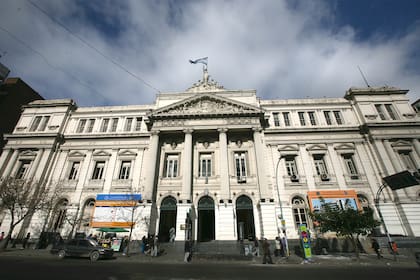 La Facultad de Ciencias Económicas ya suspendió al profesor y le inició una investigación interna