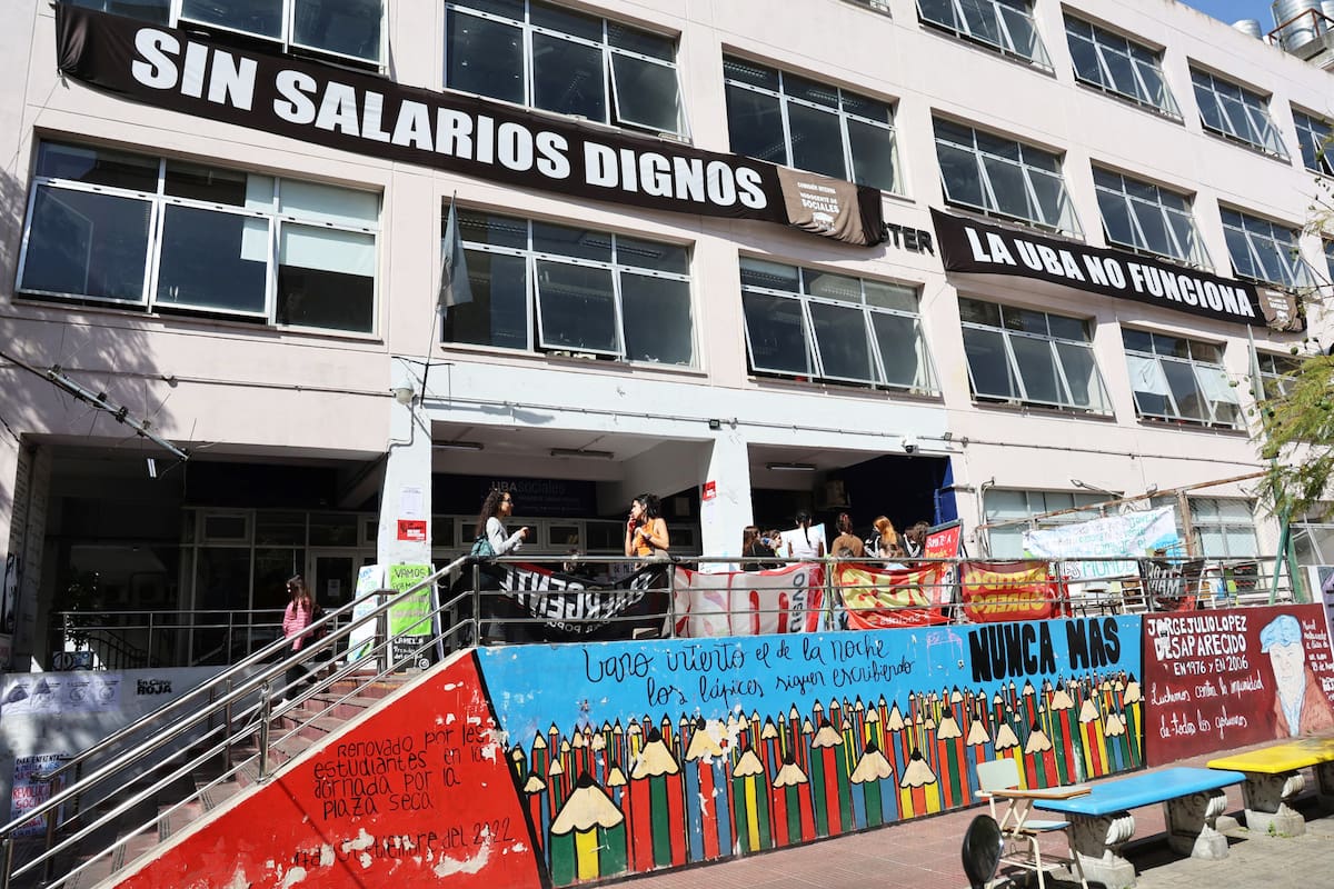 La Facultad de Ciencias Sociales de la UBA, en Constitución, esta mañana