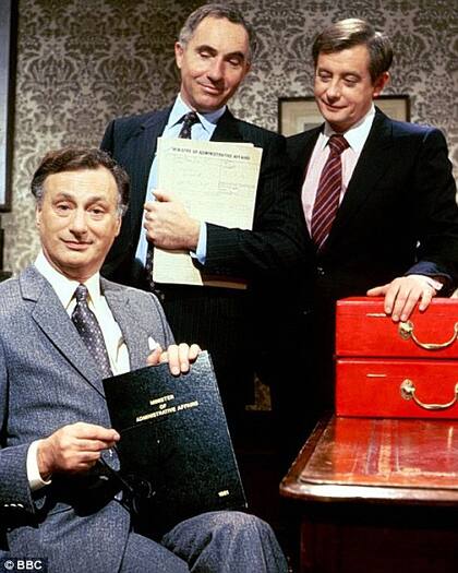 La falacia del político fue identificada en la serie Yes, Prime Minister