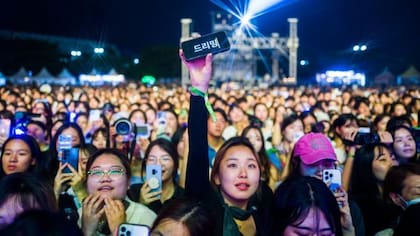 La "falsa intimidad" entre los ídolos y sus fans puede estar creada por las propias agencias
