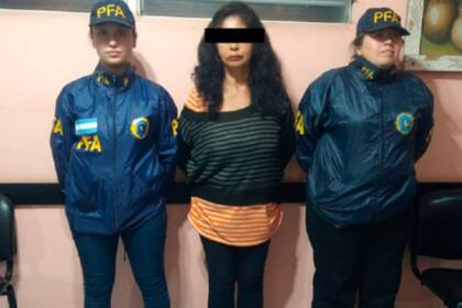 La falsa médica fue detenida en uno de los consultorios donde ejercía ilegalmente