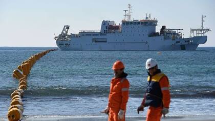 La falta de disponibilidad de buques cableros cerca del lugar puede hacer que la reparación se retrase
