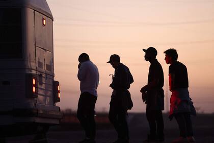 La falta de documentos que acrediten una estancia legal en Estados Unidos no deberá ser la “única causa” para ordenar una deportación, según las autoridades