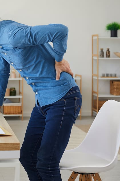 El dolor de cintura se genera por la falta de flexibilidad, las malas posturas, un mal movimiento y el sedentarismo