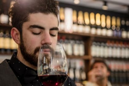 La falta de olfato no discrimina entre hombres y mujeres ni edades, aunque con los años se puede perder la capacidad olfativa.