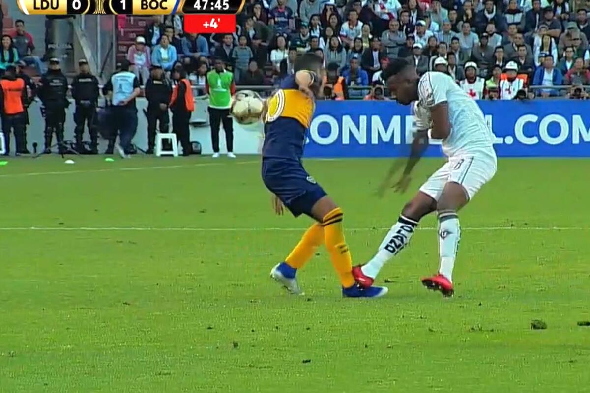 La falta de Orejuela sobre Reynoso que le costó la expulsión al volante ecuatoriano