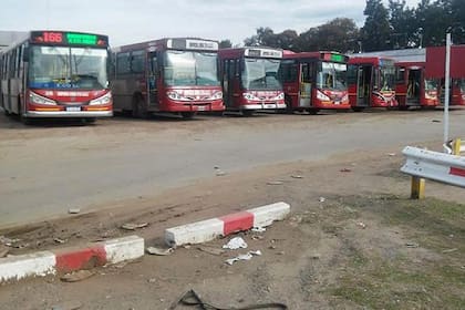 La falta de pago de haberes afecta el funcionamiento de más de 25 líneas de transporte en el AMBA