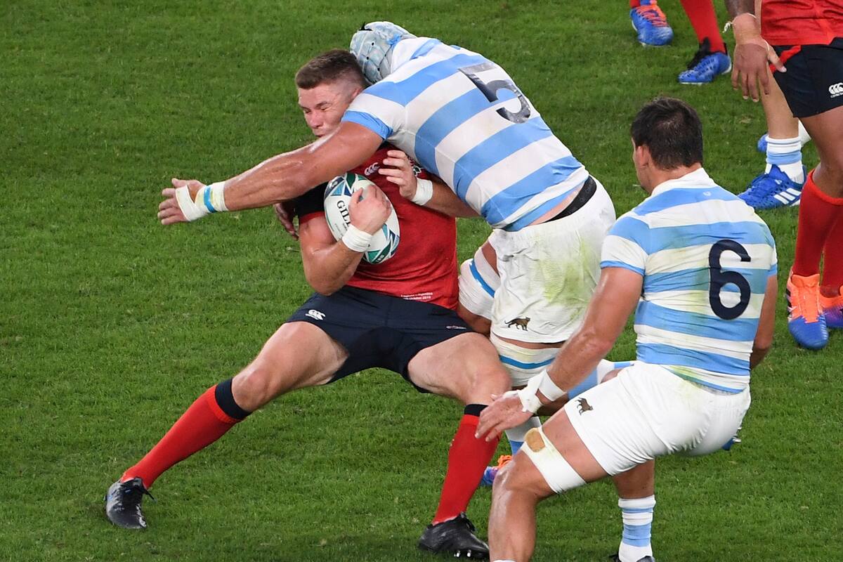 La falta de Tomás Lavanini ante Owen Farrell