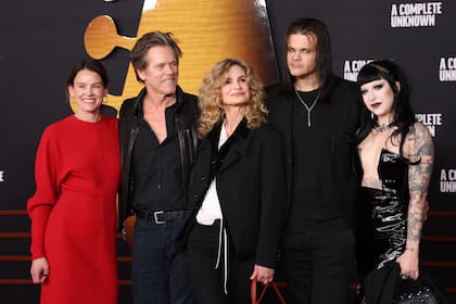 La familia Bacon estuvo presente en la avant premiere de Un completo desconocido, el film sobre la vida de Bob Dylan protagonizado por Timothée Chalamet