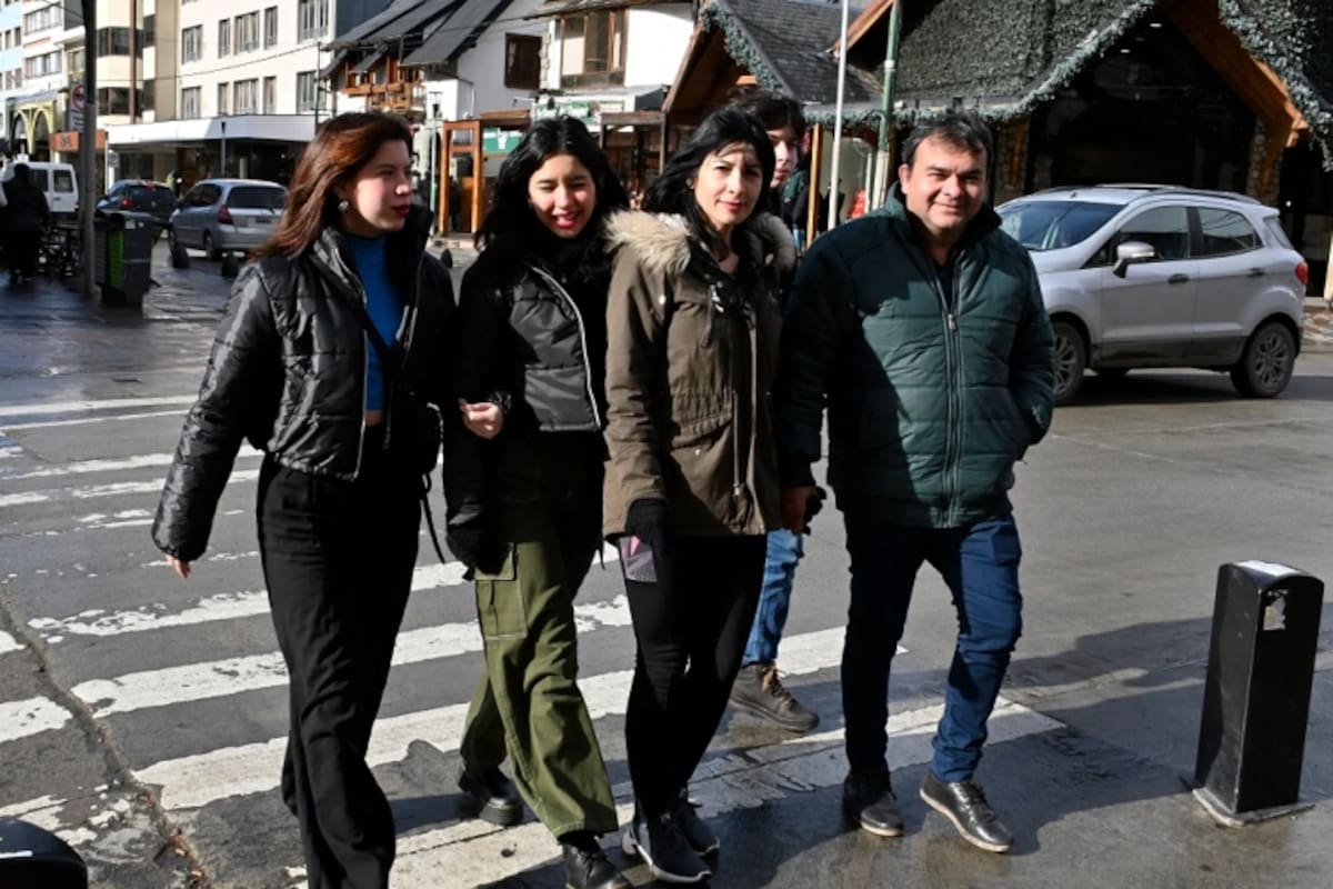 La familia Blanco estaba en el hotel de Huinid cuando se produjo el alud. La mujer estuvo internada y fue dada de alta ayer