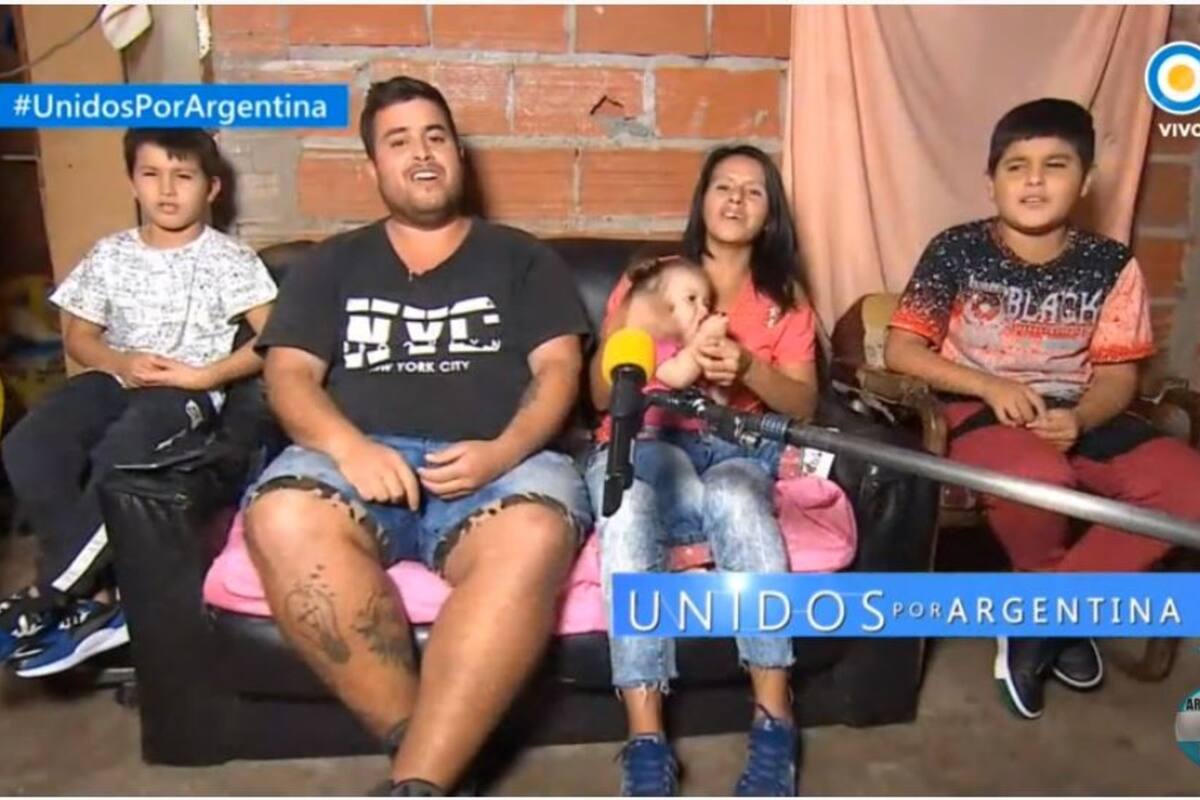 La familia cantó en el programa solidario el tema musical que se viralizó la semana pasada