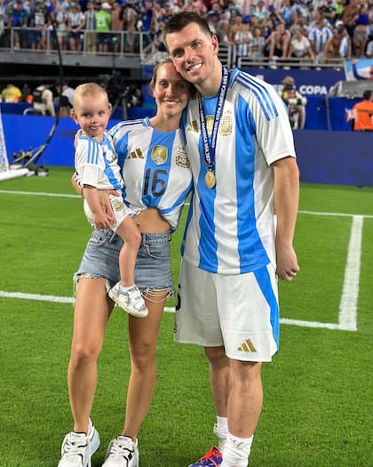 La familia completa celebró la victoria de la Argentina en la final de la Copa América de 2024 (Foto: Instagram @maguialcacer)
