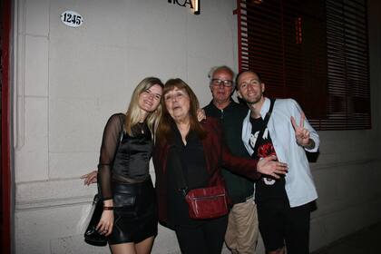 La familia de Charly García: Rocío, su sobrina; Josi y Daniel, sus hermanos, y Manuel Urrere, pareja de Rocío