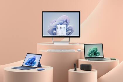 La familia de notebooks y tabletas de Microsoft cumple diez años y lo celebra con nuevos modelos, como la Surface Laptop 5, la Surface 9 Pro o el Surface Studio 2+