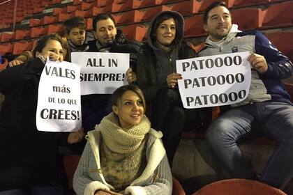La familia de Toranzo, presente en el estadio