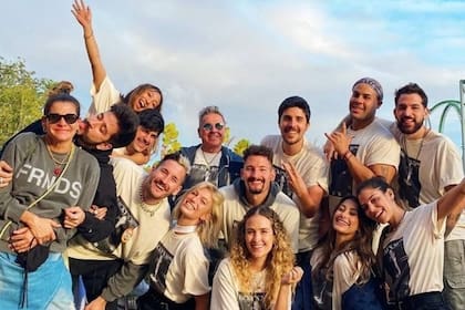 La familia del cantante decidió inscribirse en la piel el mismo término para acrecentar su sentimiento de unidad y también para expresar parte de su filosofía de vida