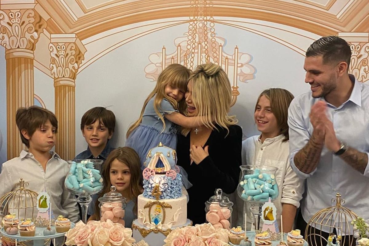 La familia del futbolista y la empresaria celebró el cuarto aniversario de la pequeña. Crédito: Instagram