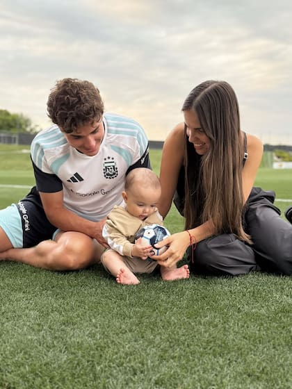 La familia disfrutó de un momento distendido en la concentración (Foto: @emiliafferrero)