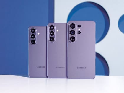 La familia Galaxy S26 comparte la mayor de las funciones; el Ultra es el que mejora las cámaras, con doble teleobjetivo, y un mejor procesador, el Snapdragon 8 Gen 5 para Galaxy