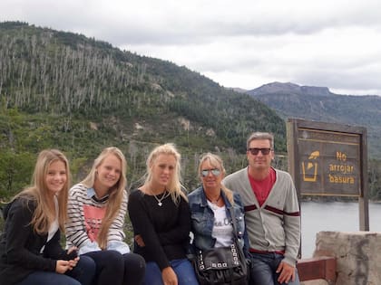 La familia Jalabert. Agostina en el centro de la imagen
