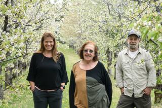 Conocieron Trevelin durante unas vacaciones, decidieron mudarse cuando sus hijos crecieron y hoy se dedican al cultivo de cerezas