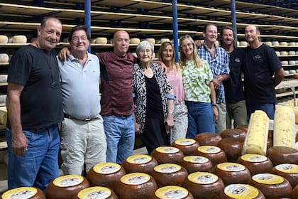 La familia Luberriaga fabrica quesos artesanales en Los Toldos
