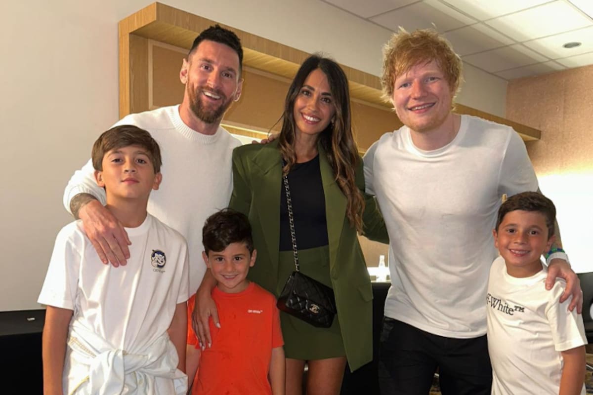 La familia Messi junto al cantante Ed Sheeran (Instagram/@antonelaroccuzzo)