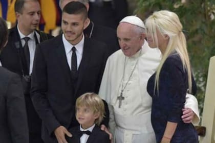 La familia Nara/ Icardi con Francisco